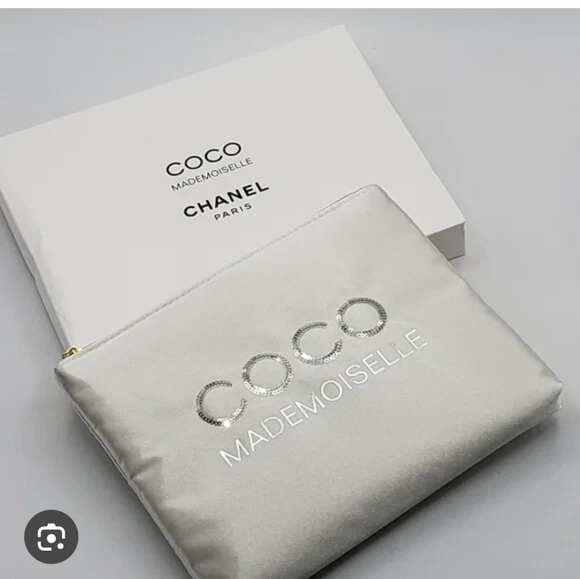 CHANEL Handbags - CHANEL Coco Mademoiselle White Cosmetic Bag